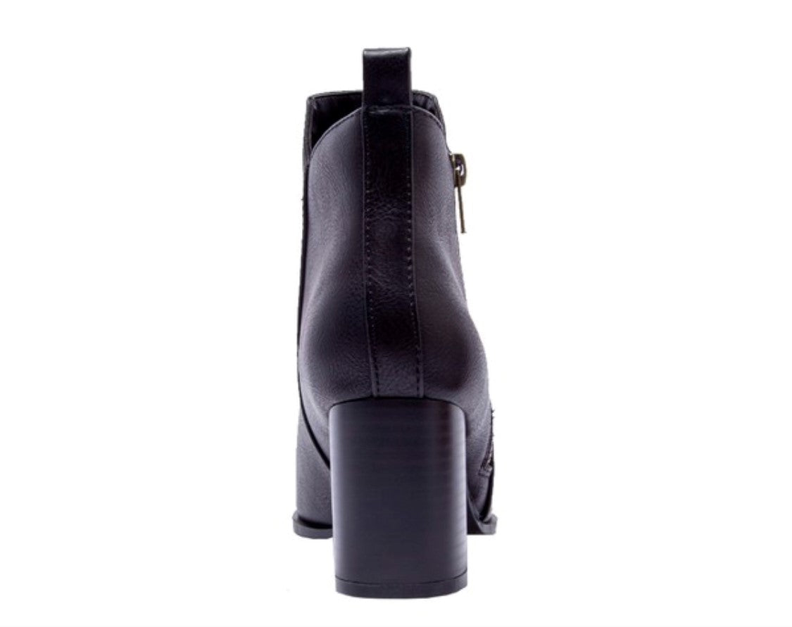 TORI BOOTIE | BLACK