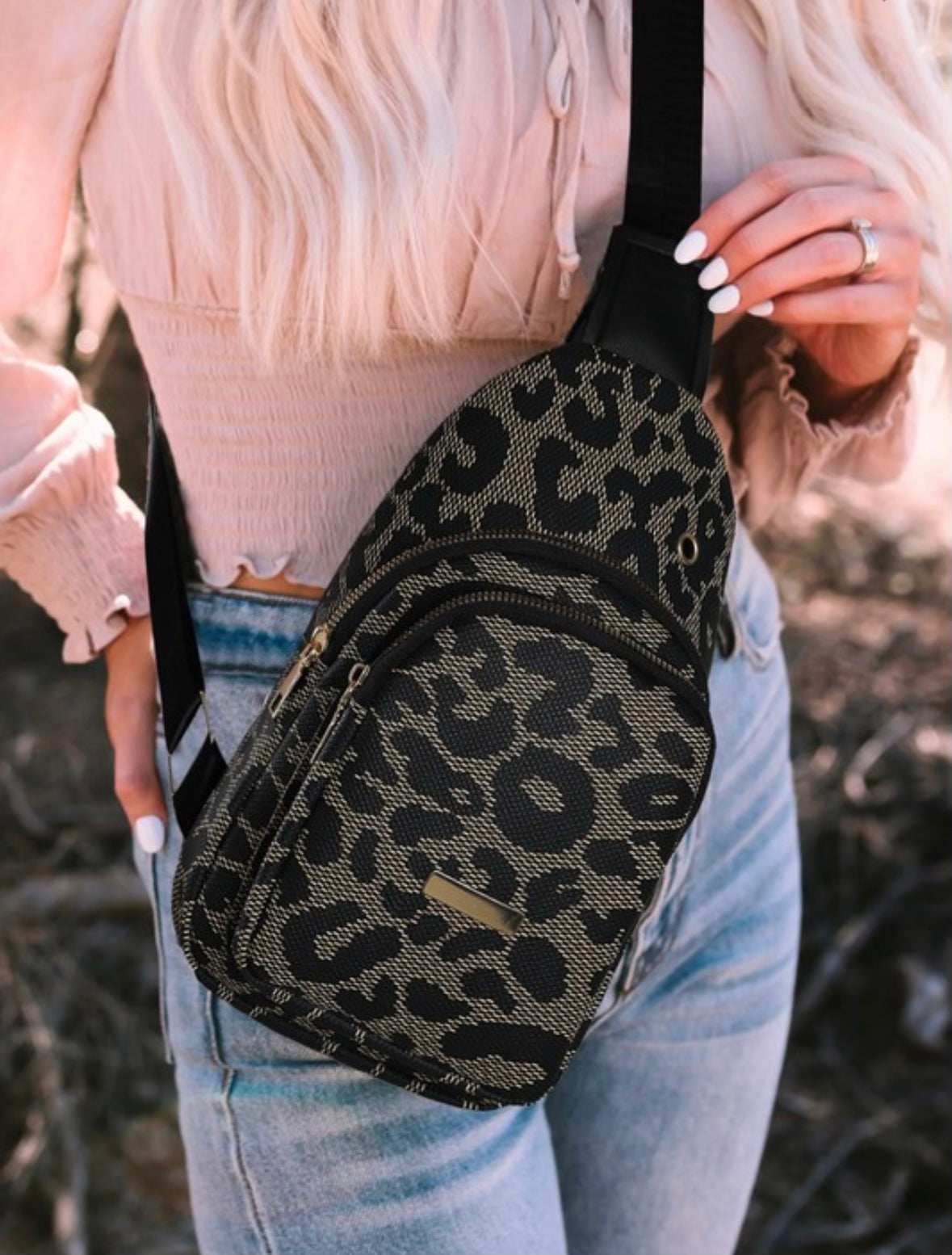 SLING BAG