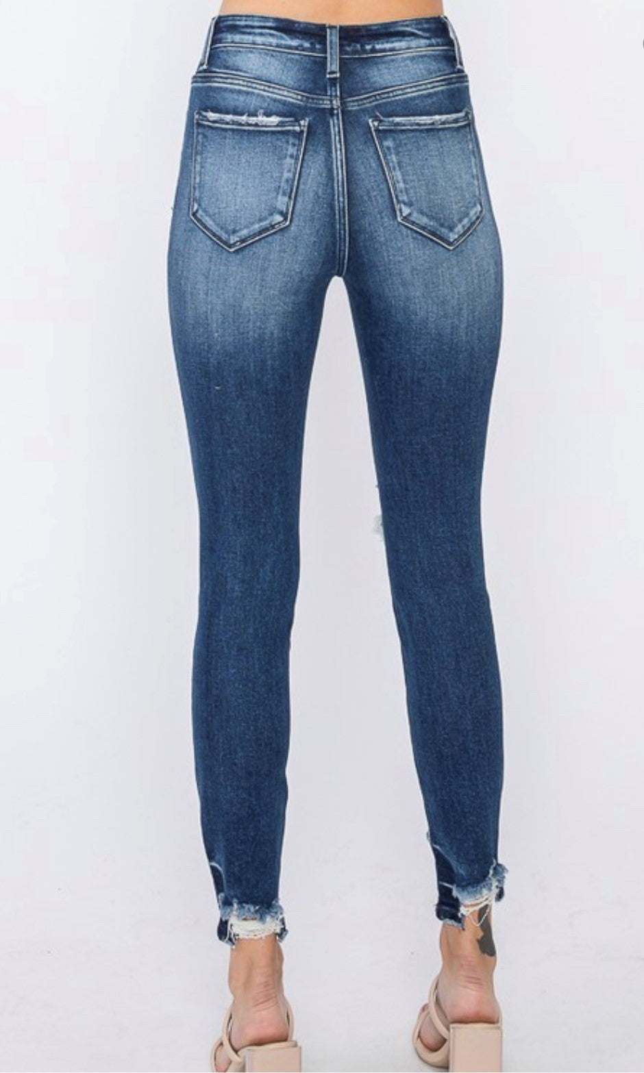 CLEO SKINNY JEANS (SIZE UP ONE SIZE)